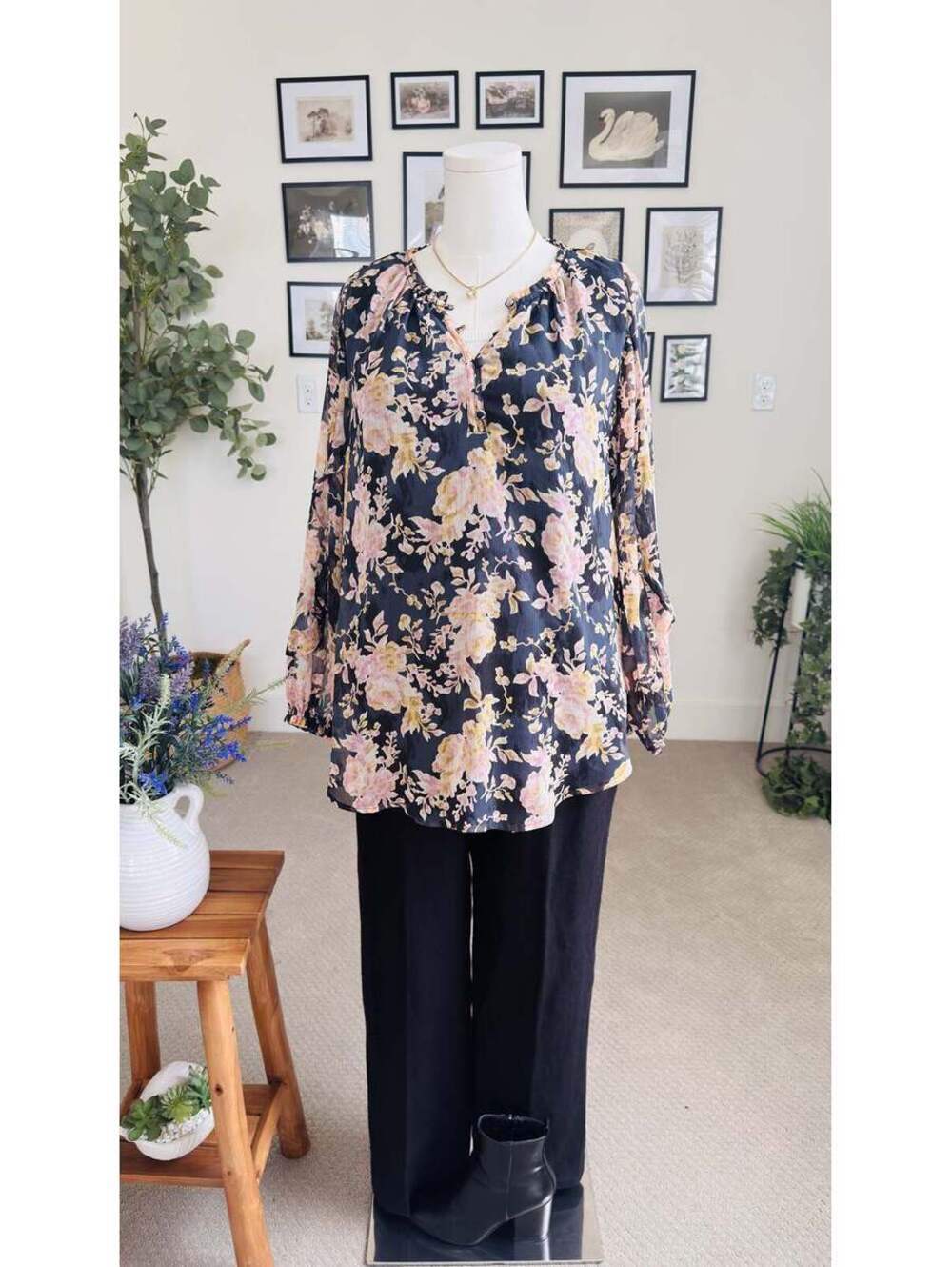 LC Lauren Conrad Floral Long Sleeve Blouse Size L